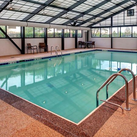 Hyatt Place Detroit/Лівонія Екстер'єр фото
