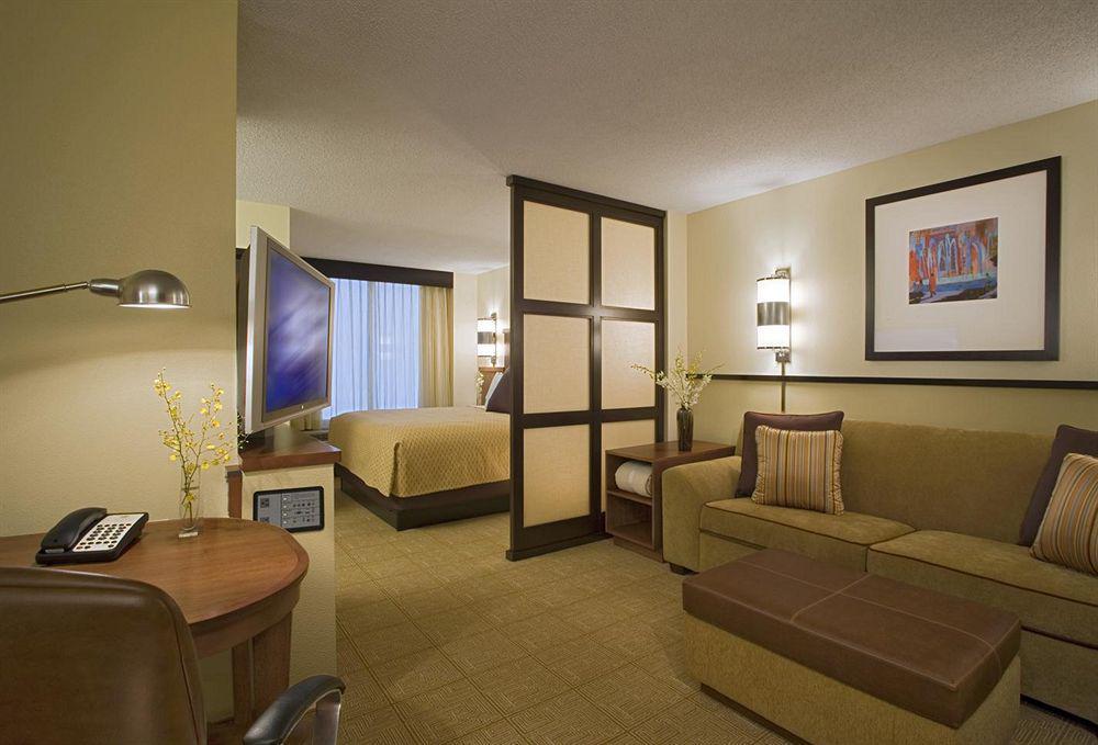 Hyatt Place Detroit/Лівонія Номер фото