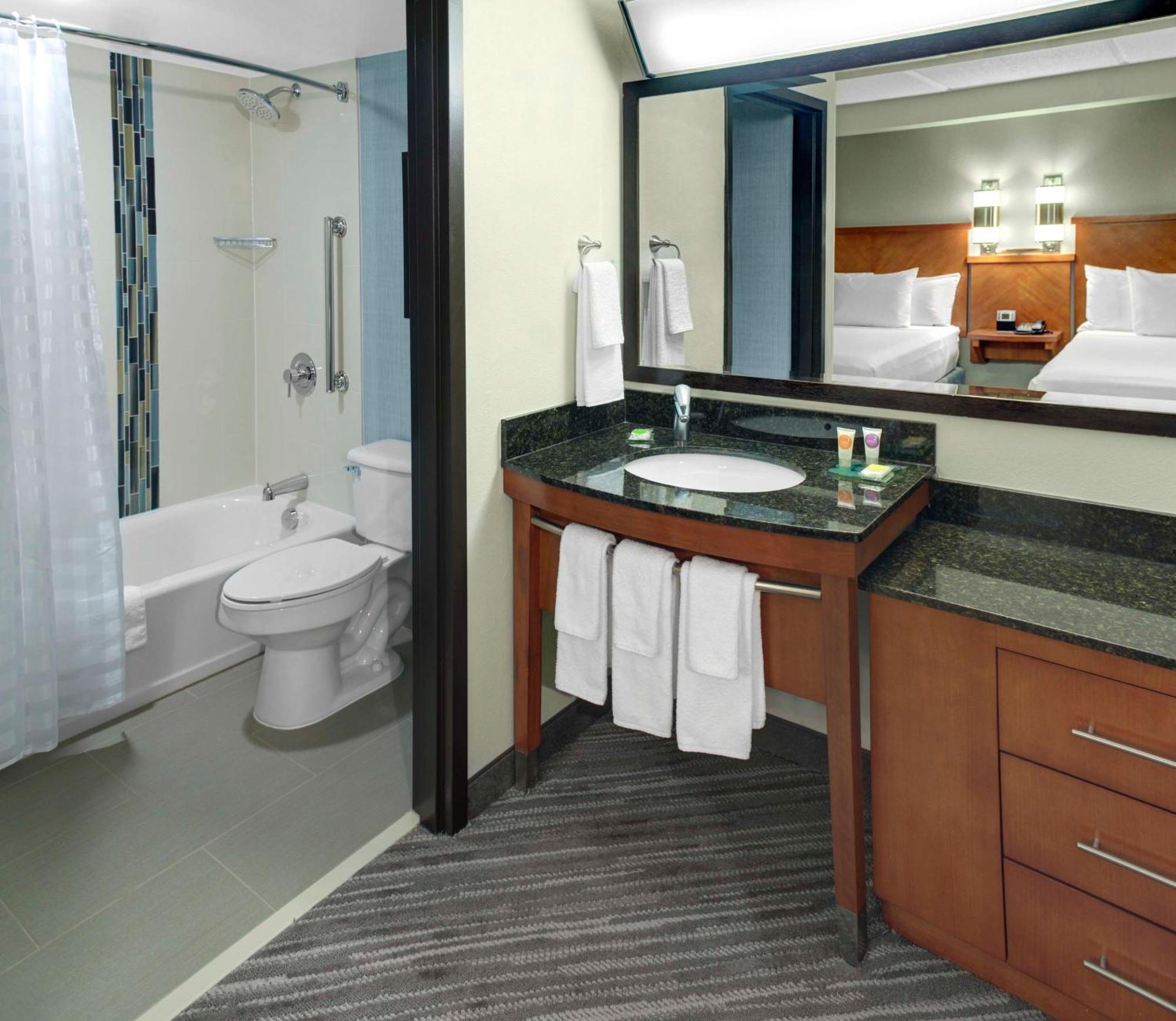 Hyatt Place Detroit/Лівонія Екстер'єр фото