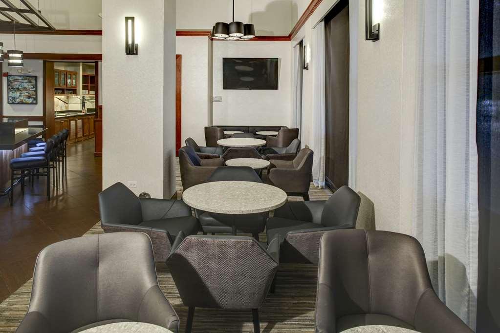 Hyatt Place Detroit/Лівонія Ресторан фото